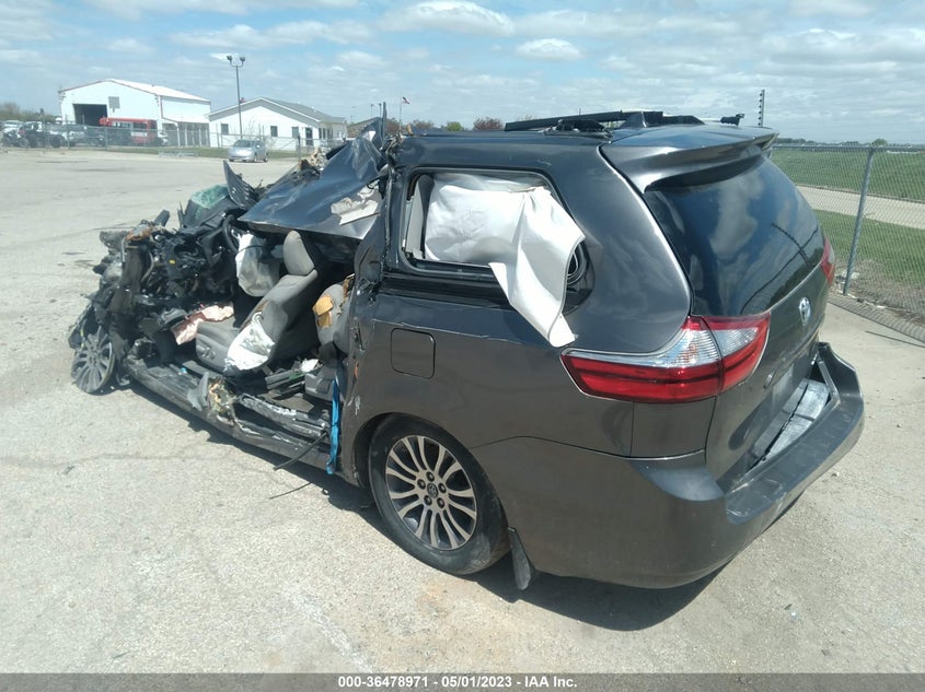 VIN 5TDYZ3DC8JS931536 2018 TOYOTA SIENNA XLE