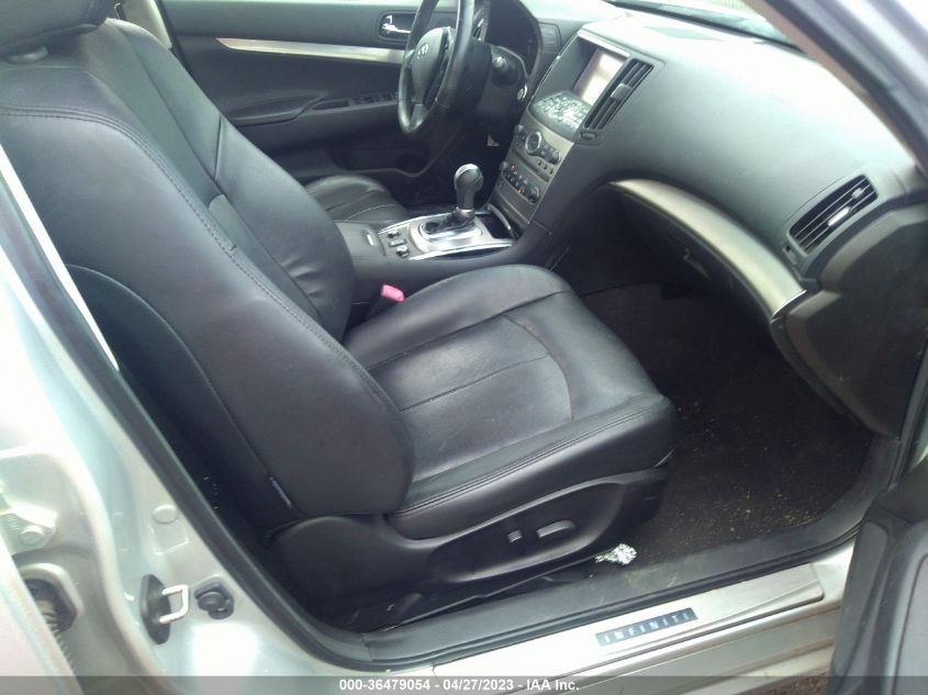 2015 INFINITI Q40 JN1CV6AR2FM520655