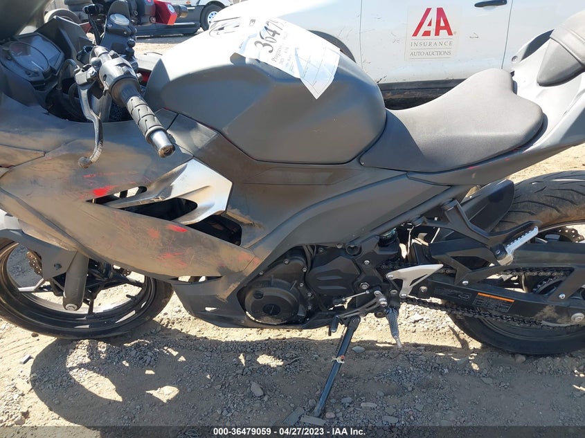 VIN JKAEXKG14MDAB3837 2021 KAWASAKI EX400