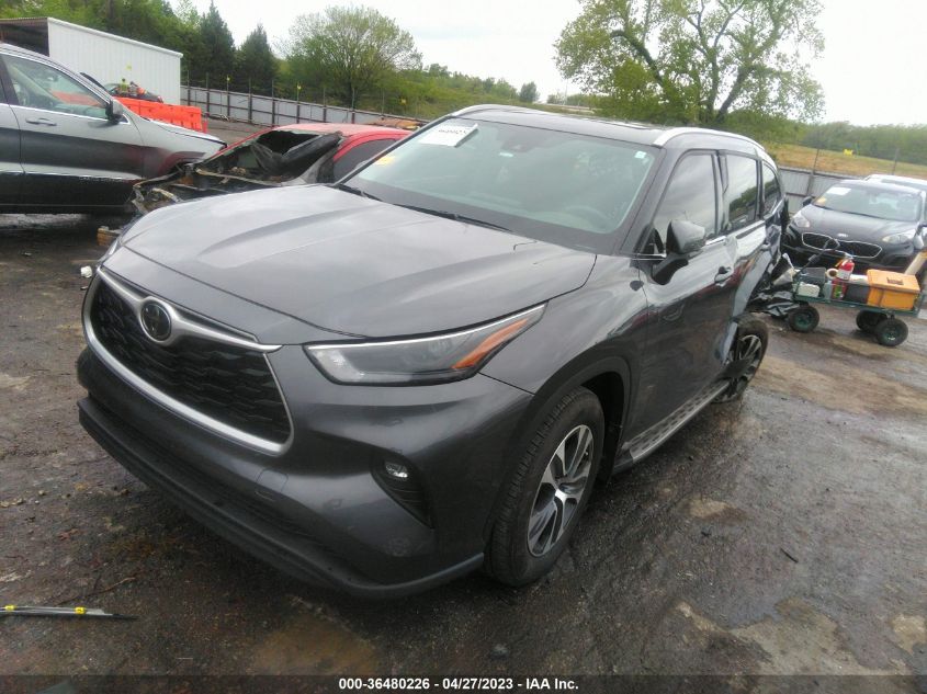 2022 TOYOTA HIGHLANDER XLE - 5TDGZRBHXNS185870