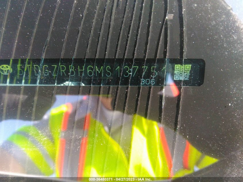 2021 TOYOTA HIGHLANDER XLE - 5TDGZRBH6MS137751