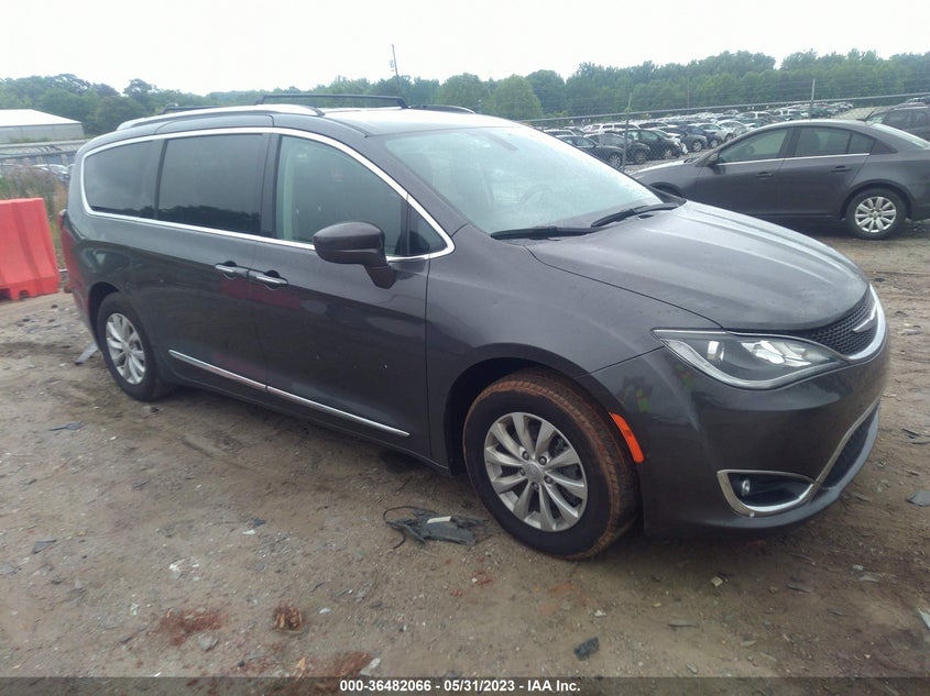 VIN 2C4RC1BG0JR290939 2018 CHRYSLER PACIFICA TOURING L