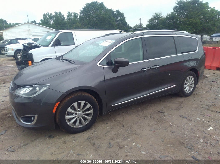 VIN 2C4RC1BG0JR290939 2018 CHRYSLER PACIFICA TOURING L