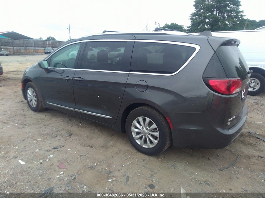 VIN 2C4RC1BG0JR290939 2018 CHRYSLER PACIFICA TOURING L