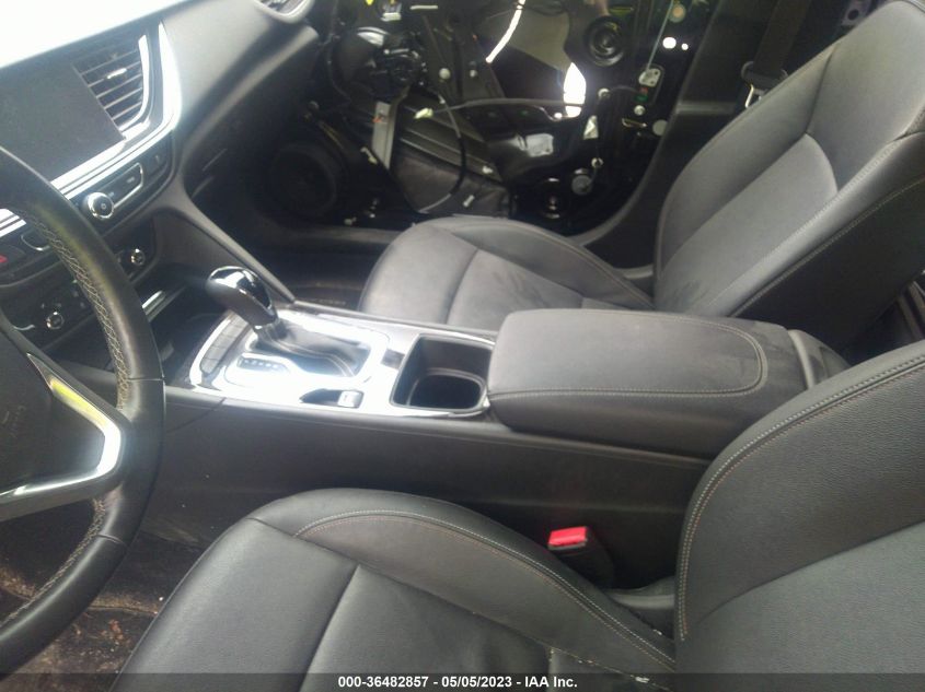 2019 BUICK REGAL SPORTBACK ESSENCE - W04GR6SX3K1078622