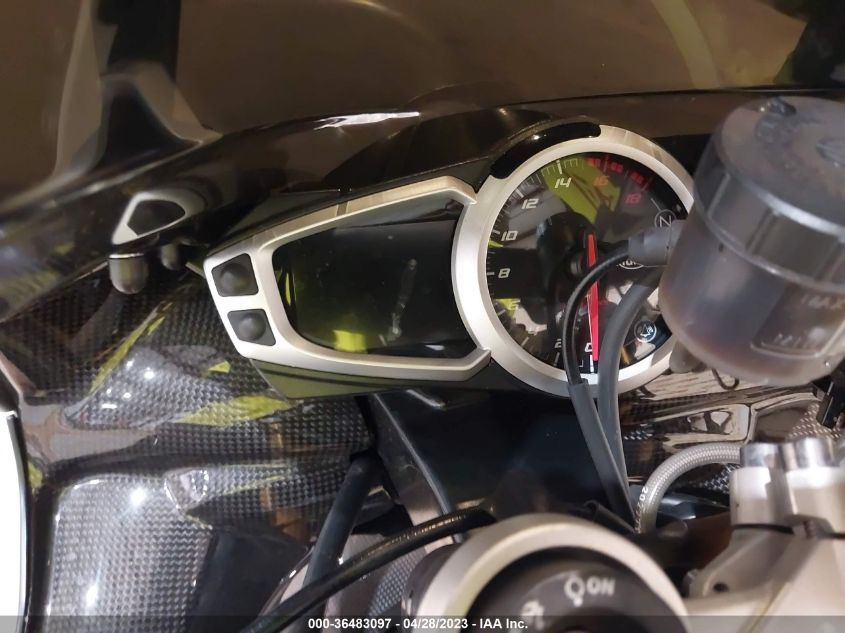 2015 TRIUMPH MOTORCYCLE DAYTONA 675R ABS SMTA02YKXFJ711084