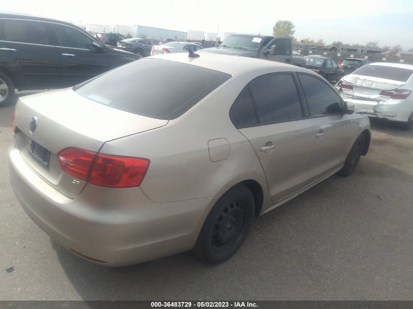 2014 VOLKSWAGEN JETTA SEDAN SE - 3VWD17AJ8EM265846