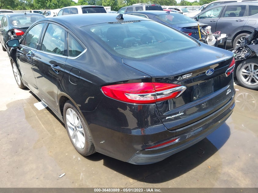 VIN 3FA6P0LU8KR261647 2019 FORD FUSION HYBRID SE