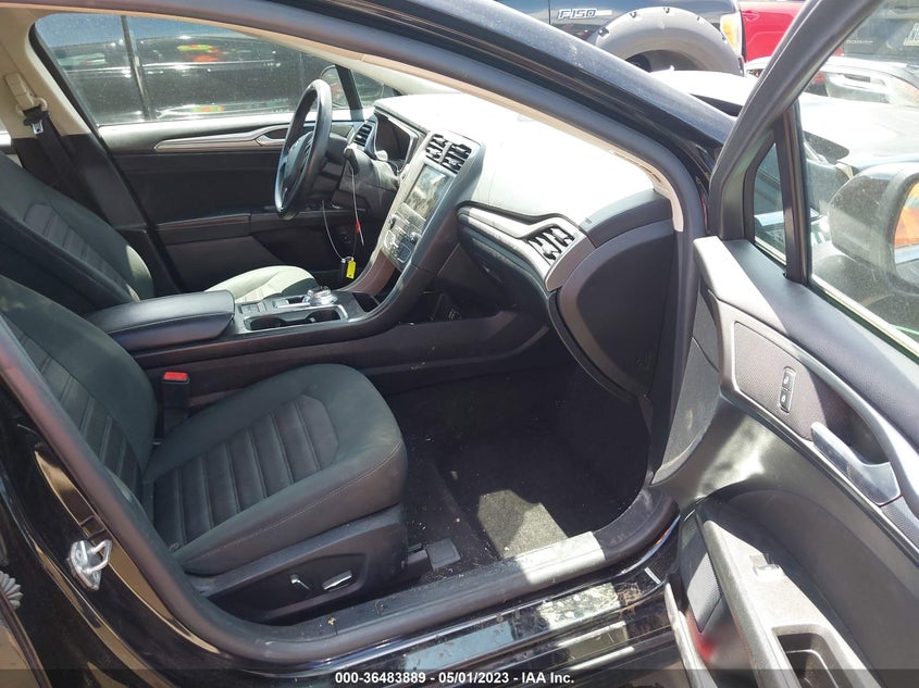 VIN 3FA6P0LU8KR261647 2019 FORD FUSION HYBRID SE