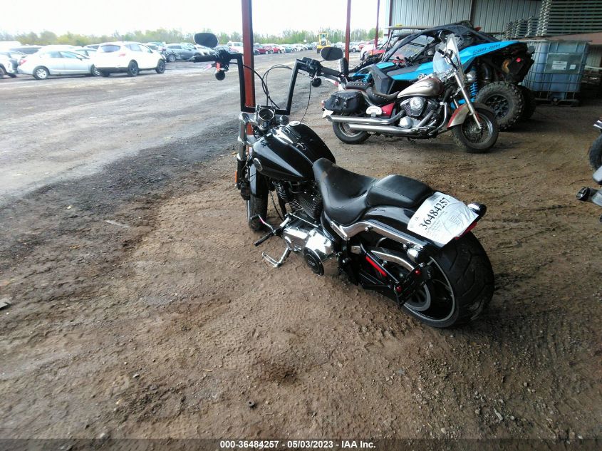 2015 HARLEY-DAVIDSON FXSB BREAKOUT - 1HD1BFV1XFB036924