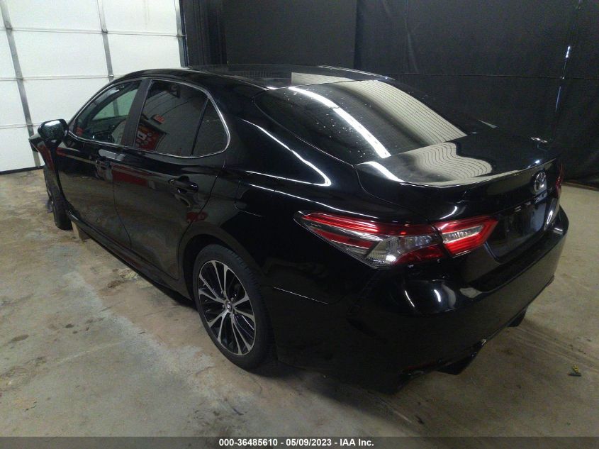 2018 TOYOTA CAMRY SE - 4T1B11HK3JU633101