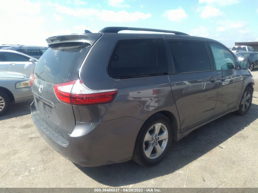 VIN 5TDKZ3DC6JS926115 2018 TOYOTA SIENNA LE