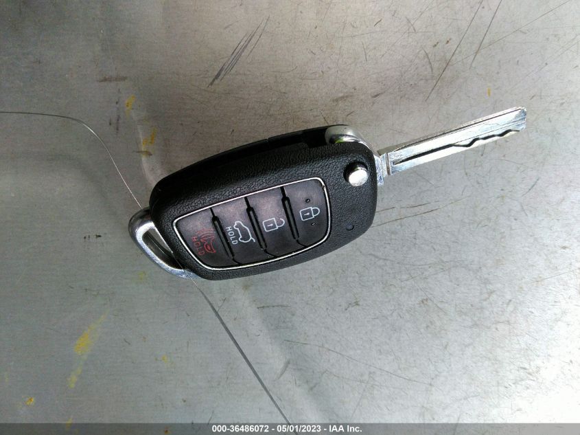 2017 HYUNDAI TUCSON SE - KM8J23A48HU265900