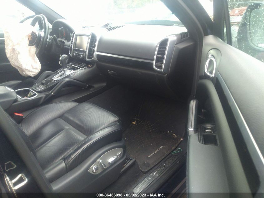 2016 PORSCHE CAYENNE WP1AA2A25GKA09951