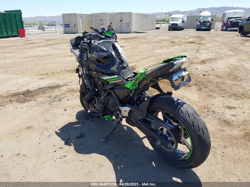 VIN JKAEXEK15HDA04342 2017 KAWASAKI EX650 F