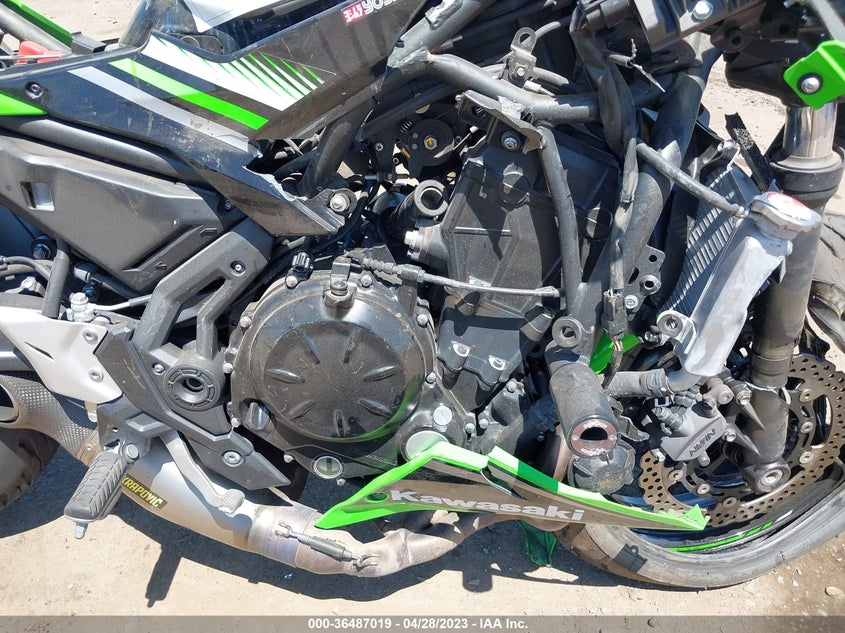 VIN JKAEXEK15HDA04342 2017 KAWASAKI EX650 F