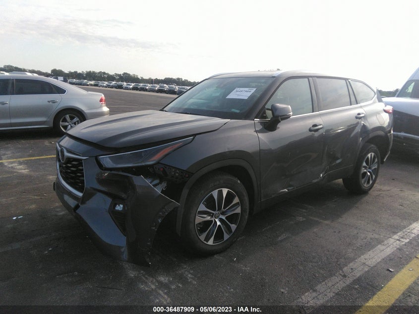 VIN 5TDGZRAH2MS527733 2021 TOYOTA HIGHLANDER XLE