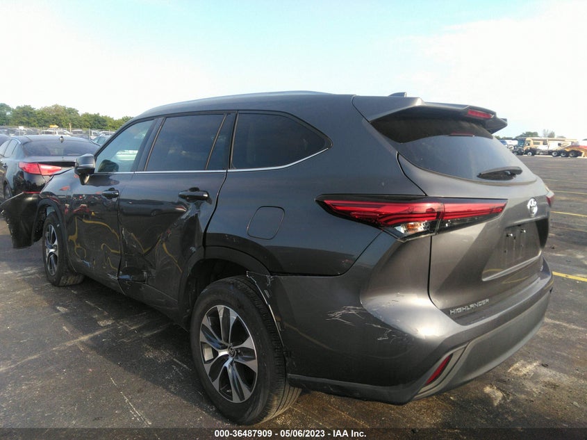 VIN 5TDGZRAH2MS527733 2021 TOYOTA HIGHLANDER XLE