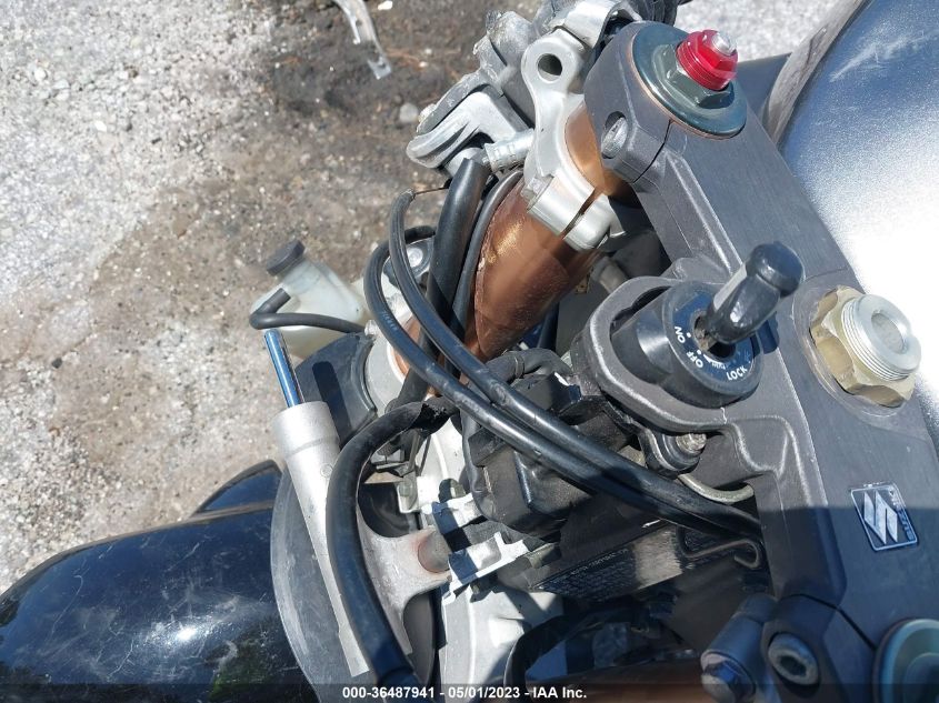 2006 SUZUKI GSX-R1000 - JS1GT76A062111198