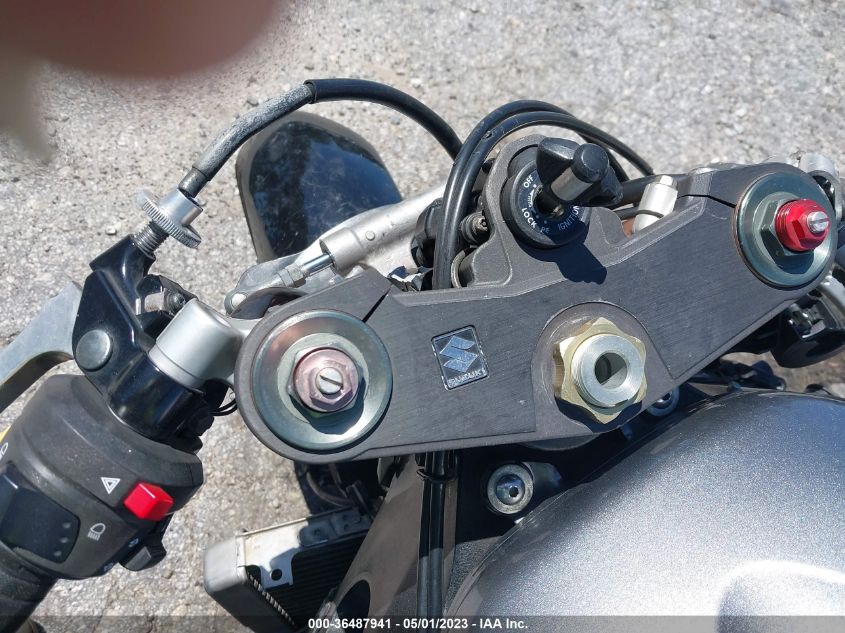 2006 SUZUKI GSX-R1000 - JS1GT76A062111198