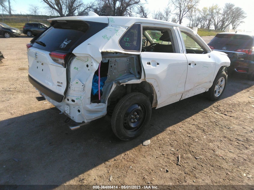 VIN JTMP1RFV4KD031024 2019 TOYOTA RAV4 XLE