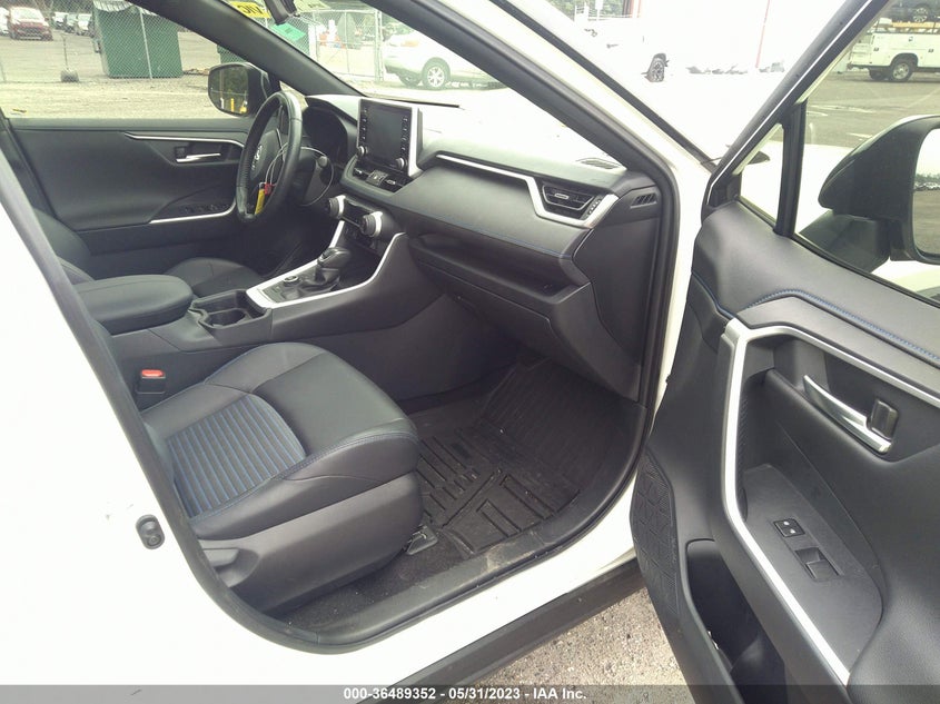 VIN JTMEWRFV3KJ015973 2019 TOYOTA RAV4 HYBRID XSE
