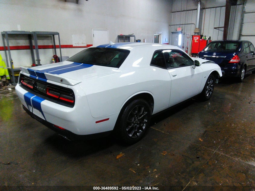 VIN 2C3CDZGG7JH256744 2018 DODGE CHALLENGER GT