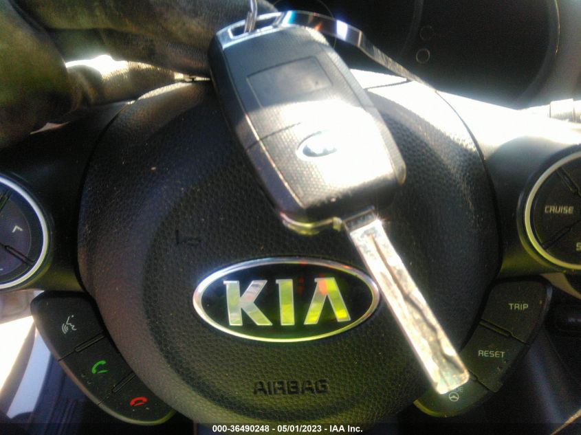 2016 KIA SOUL + - KNDJP3A57G7395291