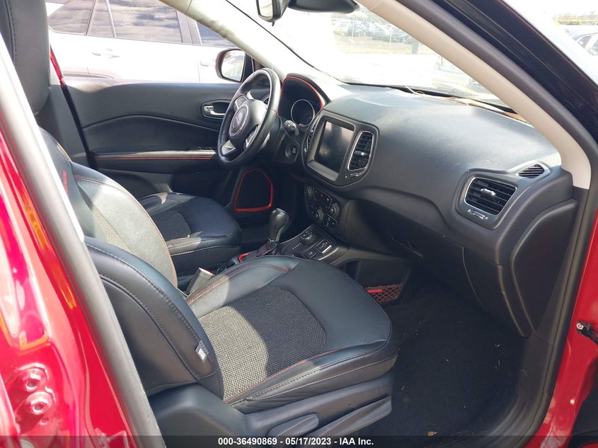 VIN 3C4NJDDB5JT348290 2018 JEEP COMPASS TRAILHAWK