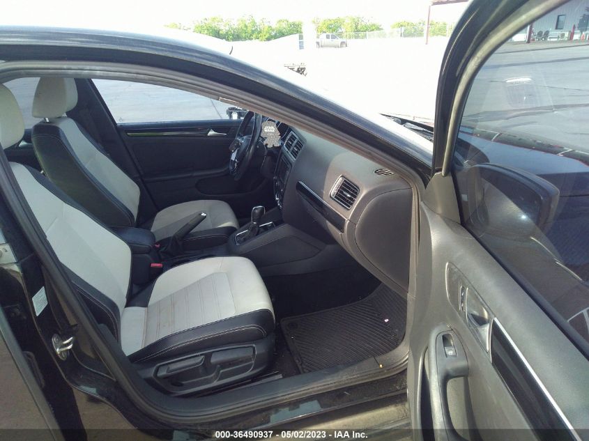 2015 VOLKSWAGEN JETTA SEDAN 1.8T SPORT - 3VWD17AJ3FM428050