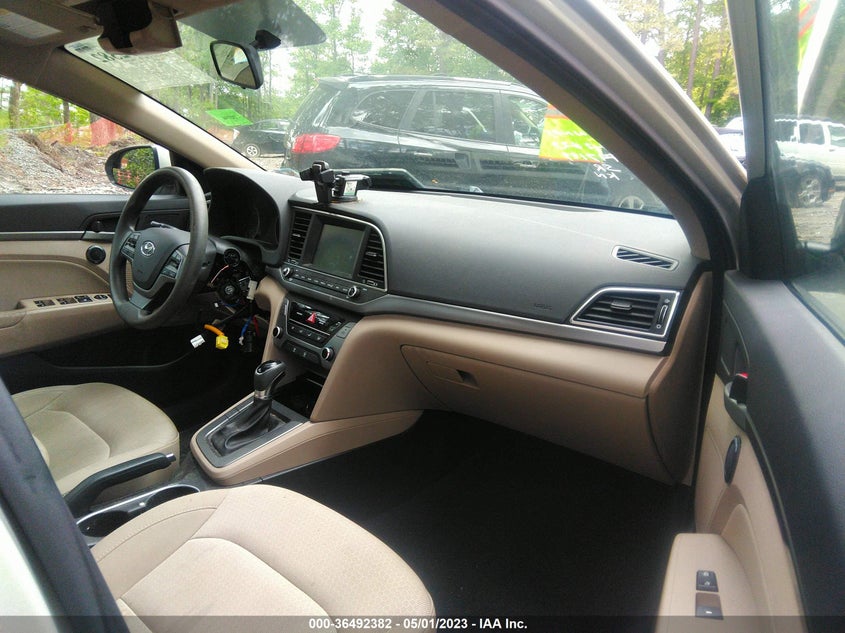 VIN KMHD84LF4HU246003 2017 HYUNDAI ELANTRA SE