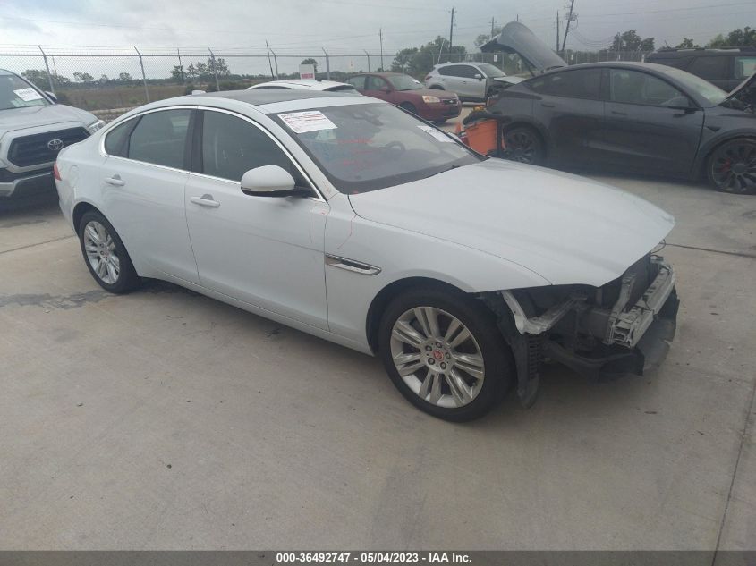 SAJBD4BV1HCY35579 JAGUAR XF 35T PREMIUM 2017