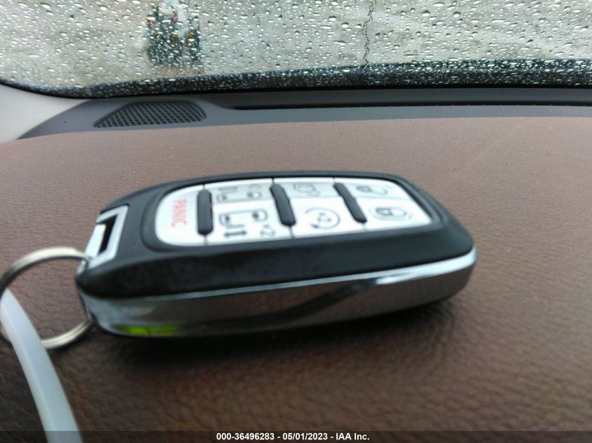 2017 CHRYSLER PACIFICA LIMITED - 2C4RC1GG9HR560222