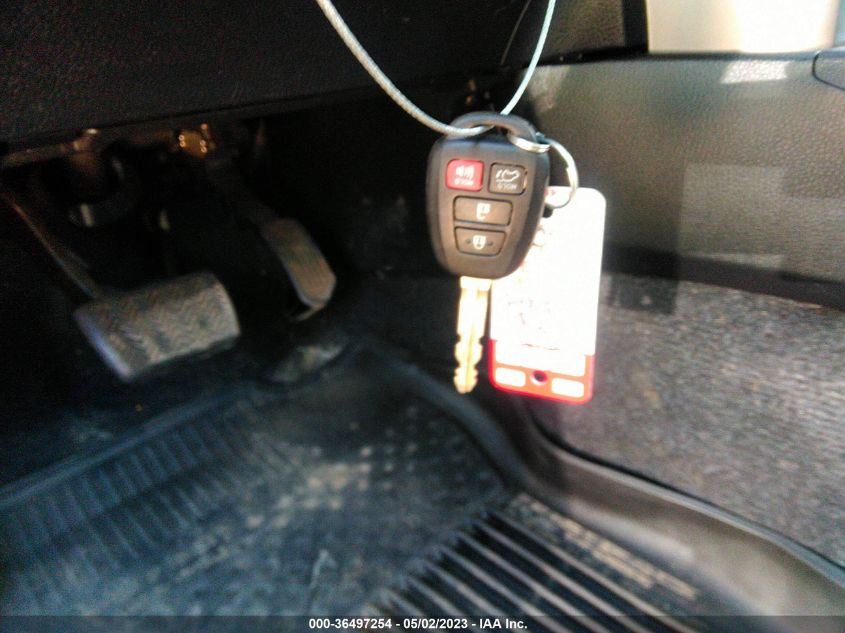 2017 TOYOTA RAV4 XLE - 2T3RFREV2HW654472