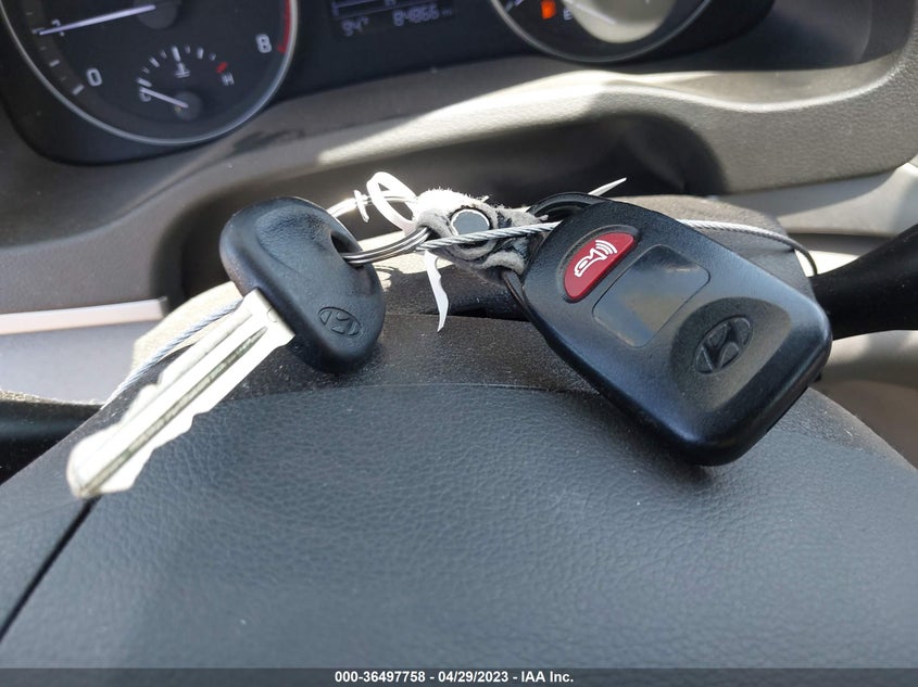 VIN 5NPD84LF8HH055232 2017 HYUNDAI ELANTRA SE