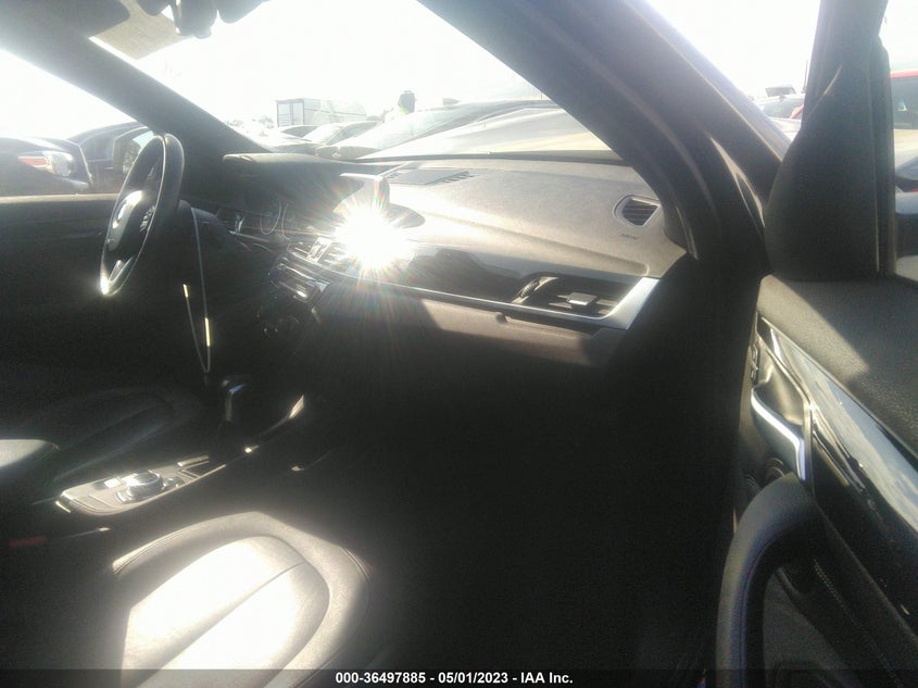 VIN WBXHT3C35J5F90868 2018 BMW X1 XDRIVE28I
