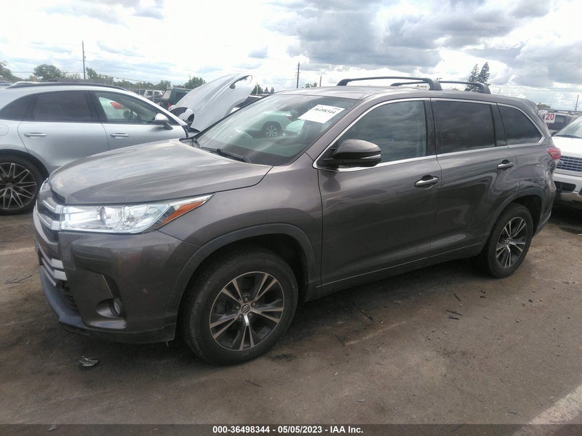 VIN 5TDZZRFH3JS277934 2018 TOYOTA HIGHLANDER LE