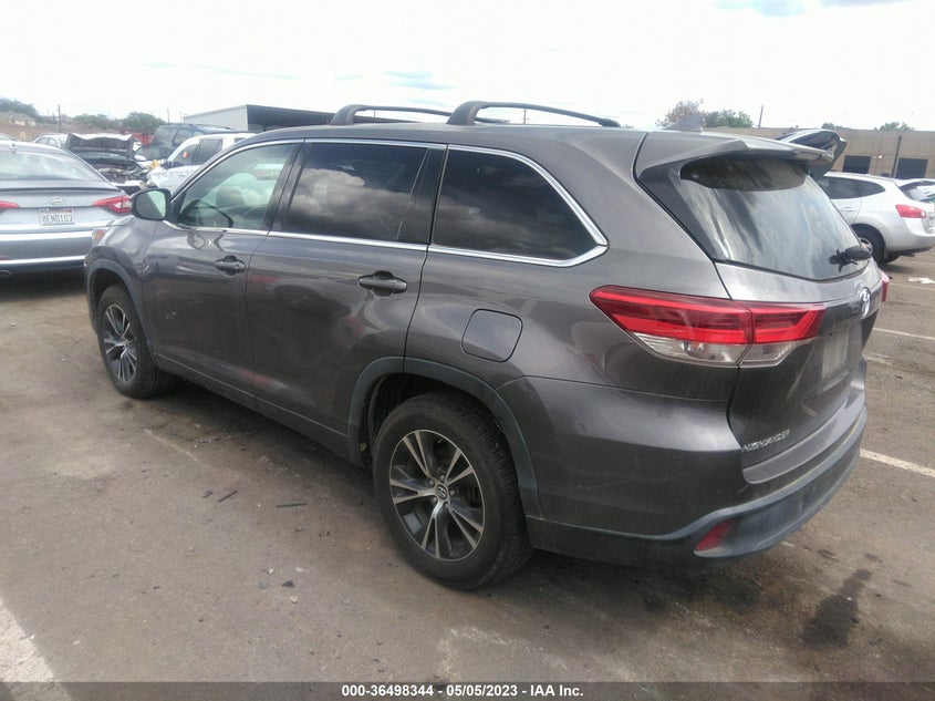 VIN 5TDZZRFH3JS277934 2018 TOYOTA HIGHLANDER LE