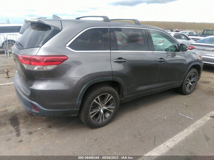 VIN 5TDZZRFH3JS277934 2018 TOYOTA HIGHLANDER LE