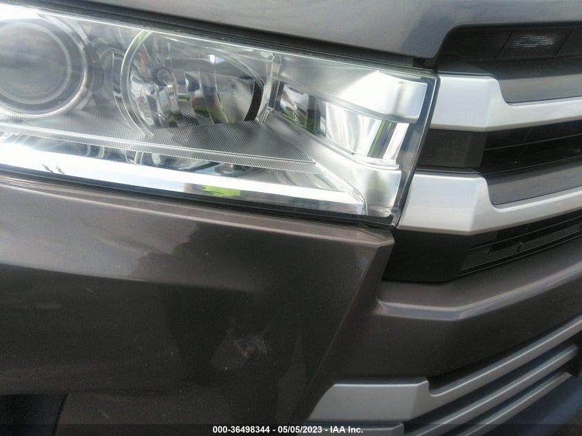 VIN 5TDZZRFH3JS277934 2018 TOYOTA HIGHLANDER LE