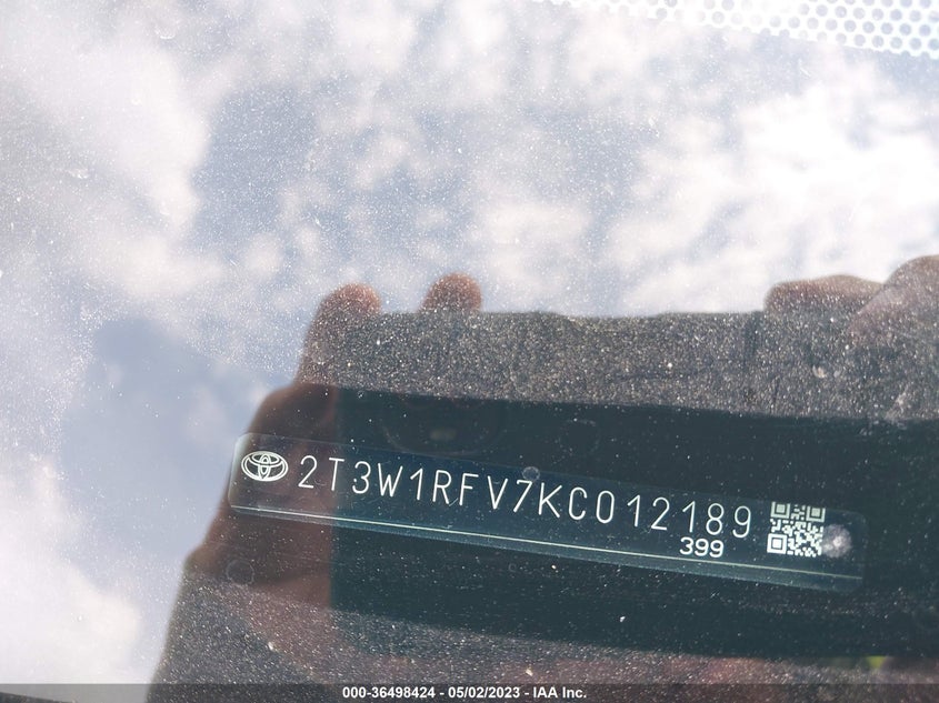 VIN 2T3W1RFV7KC012189 2019 TOYOTA RAV4 XLE