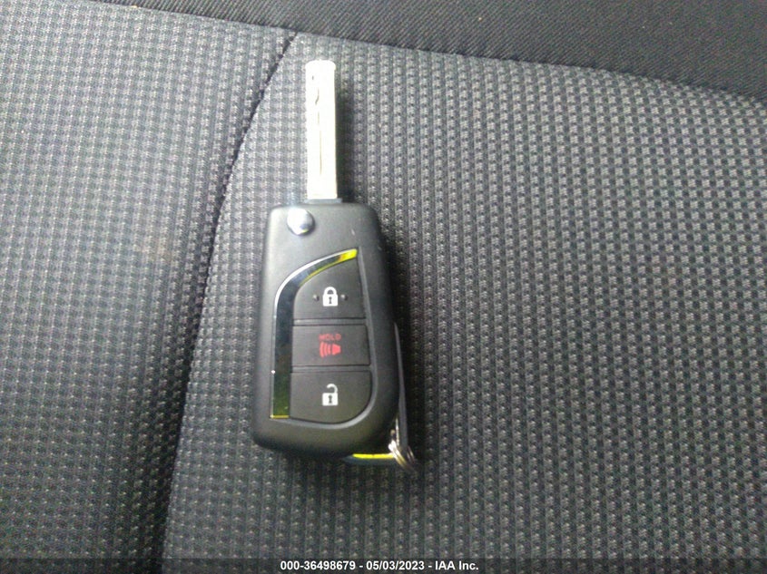 VIN JTMF1RFV3LD067042 2020 TOYOTA RAV4 LE