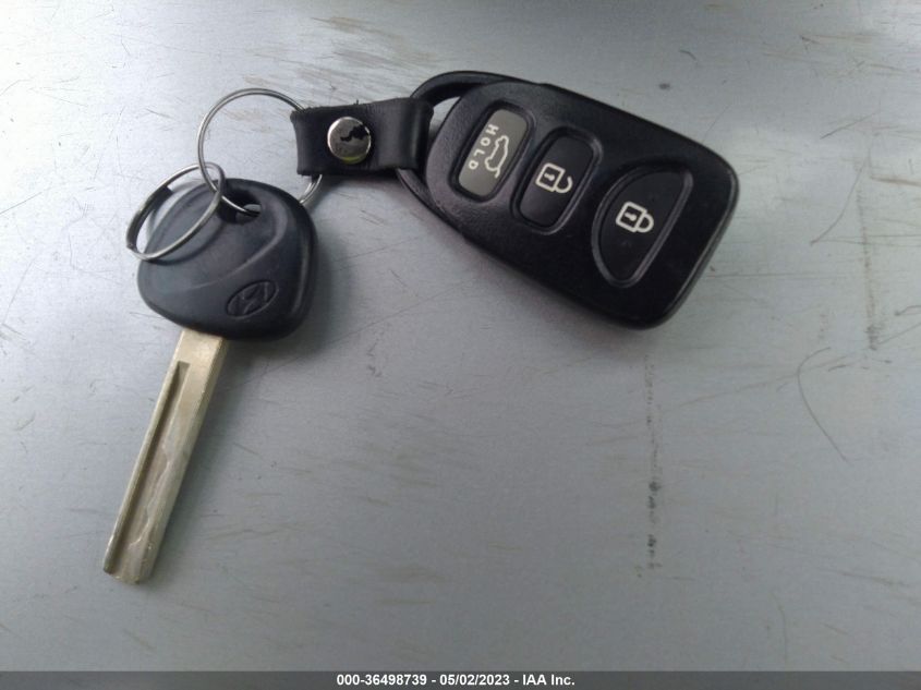 2013 HYUNDAI VELOSTER W/RED INT - KMHTC6AD6DU129637