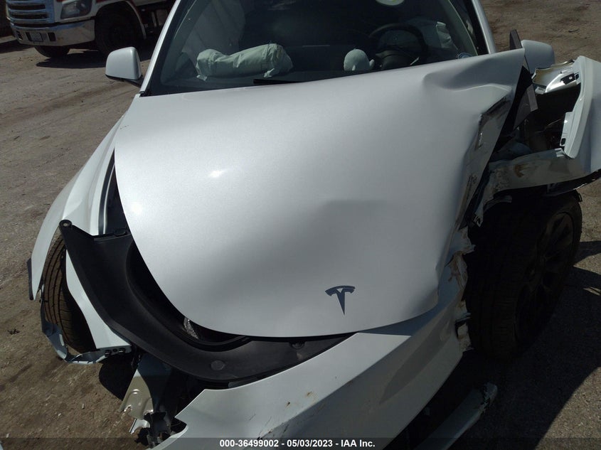 VIN 7SAYGDEE3PF692022 2023 TESLA MODEL Y LONG RANGE