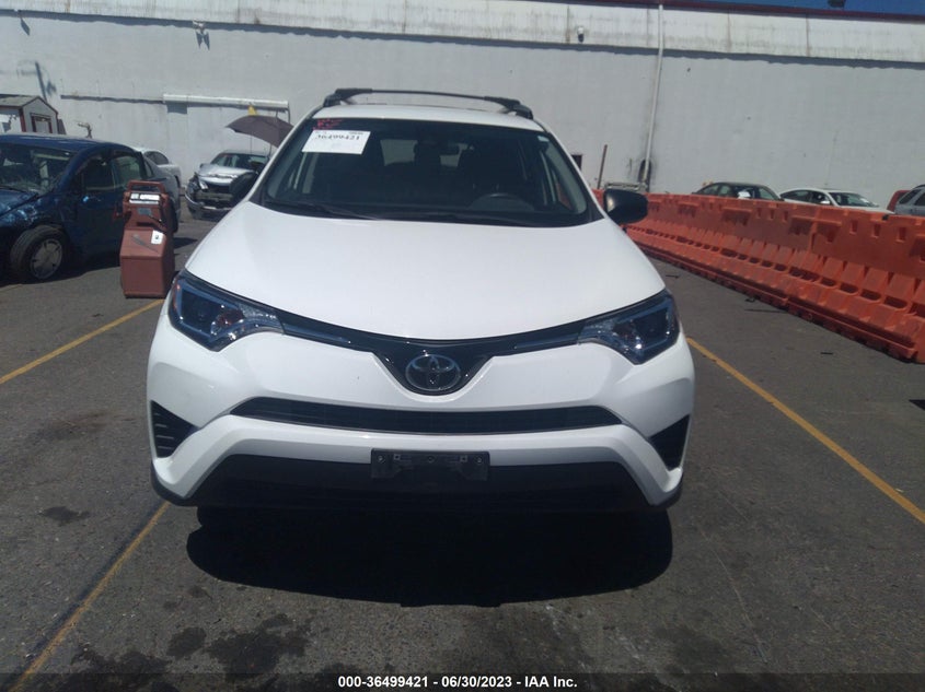 VIN JTMBFREV6HJ130824 2017 TOYOTA RAV4 LE