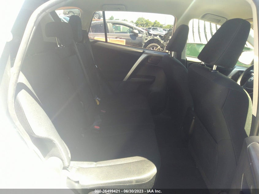 VIN JTMBFREV6HJ130824 2017 TOYOTA RAV4 LE