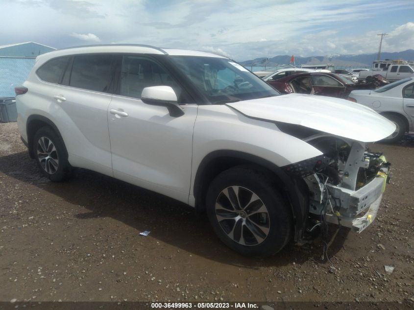 2021 TOYOTA HIGHLANDER XLE - 5TDGZRBH8MS100829