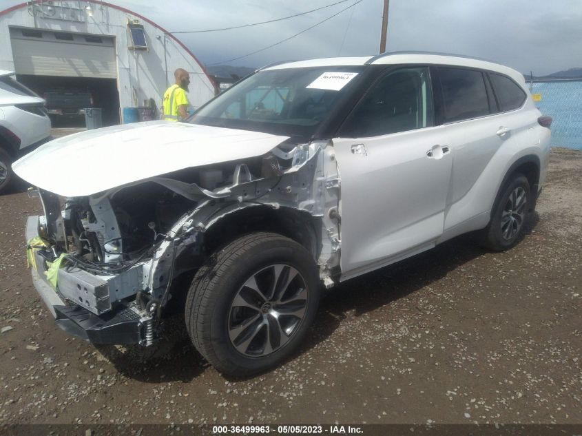 2021 TOYOTA HIGHLANDER XLE - 5TDGZRBH8MS100829