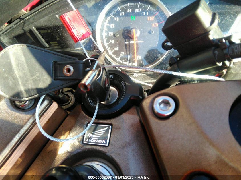 2014 HONDA VFR800 F JH2RC7916EK000137