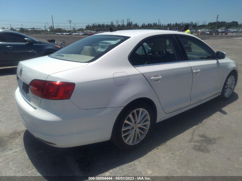 2013 VOLKSWAGEN JETTA SEDAN SEL W/NAV - 3VWLP7AJ2DM261168